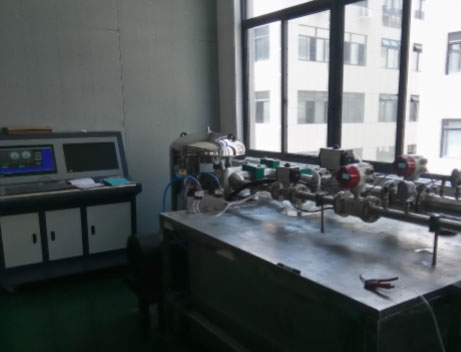 軸承冷水道水壓測試係統-殼體(ti) 水冷道水壓密封性試驗機