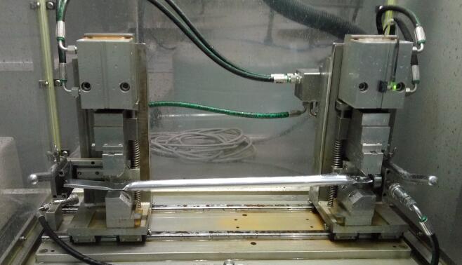 口琴管水壓爆破機|口琴扁管耐水壓爆破台