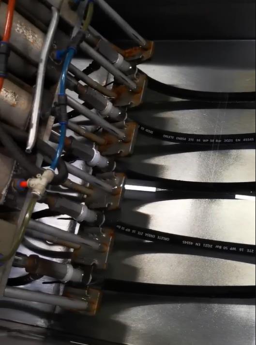 18luck新利体育旗舰厅生產(chan) 的膠管氣密性試驗機的設備簡介